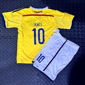 Colombia soccer set jersey + short bend new for boys or girls size 10
